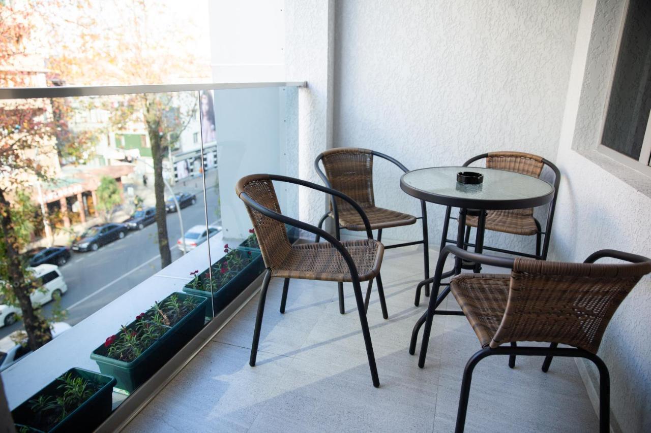 Libereco Aparthotel Batumi Exterior foto